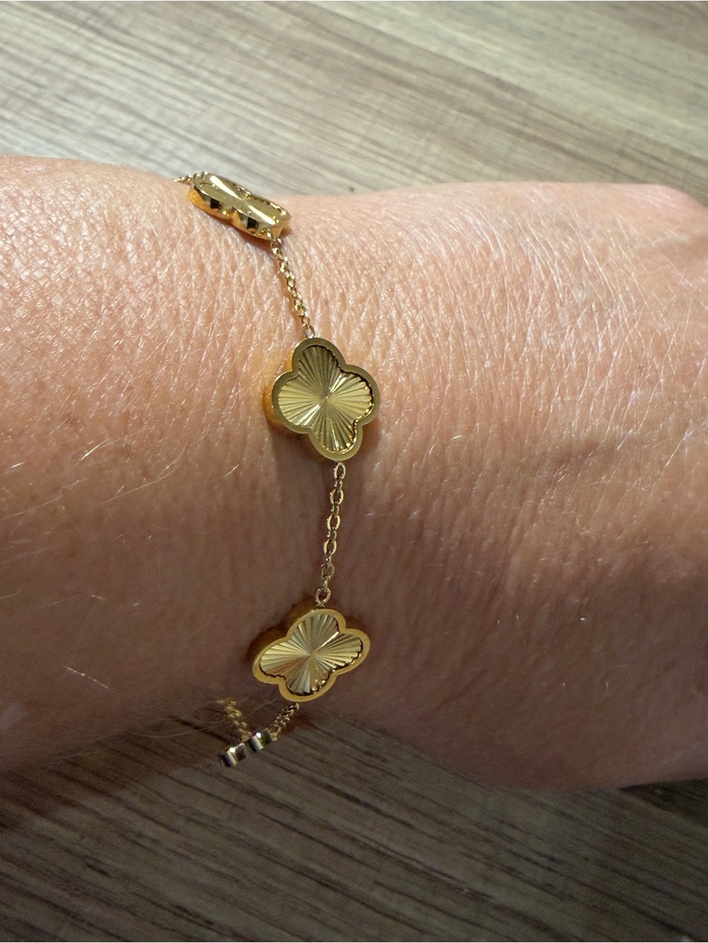 NWOT Source Unknown Gold Clover Link Bracelet - Gold